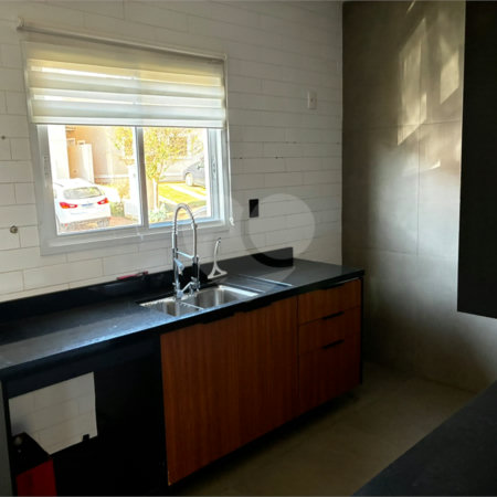 Casa para alugar com 3 quartos, sendo 1 suíte,  no condomínio Bella Roma, São Roque - SP