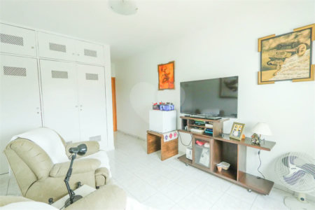 Casa à venda com 4 quartos, sendo 1 suíte, em Jardim Franca, São Paulo, SP