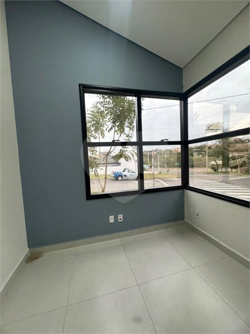 Casa à venda com 3 quartos, sendo 1 suíte, no condomínio Jardim Laguna, Indaiatuba - SP