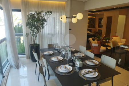 Apartamento à venda com 3 quartos, sendo 2 suítes,  em Jardim das Acácias, São Paulo, SP