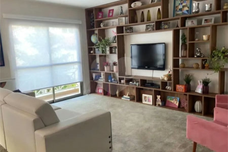 Casa à venda com 3 quartos, sendo 1 suíte,  no condomínio Villas de São Francisco I, São Paulo - SP