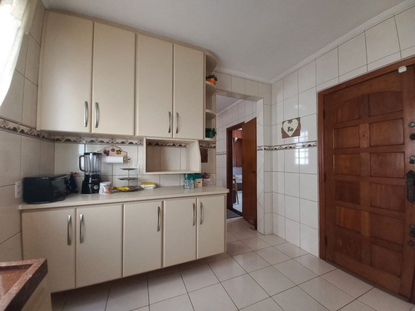 Belíssimo Apartamento de Frente, 3 Quartos, com Garagem Fechada, à Venda no Marapé – Santos/SP