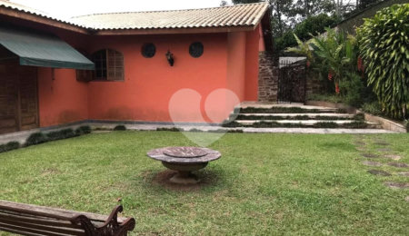 Casa à venda com 5 quartos, sendo 3 suítes, no condomínio Alpes da Cantareira, Mairiporã - SP