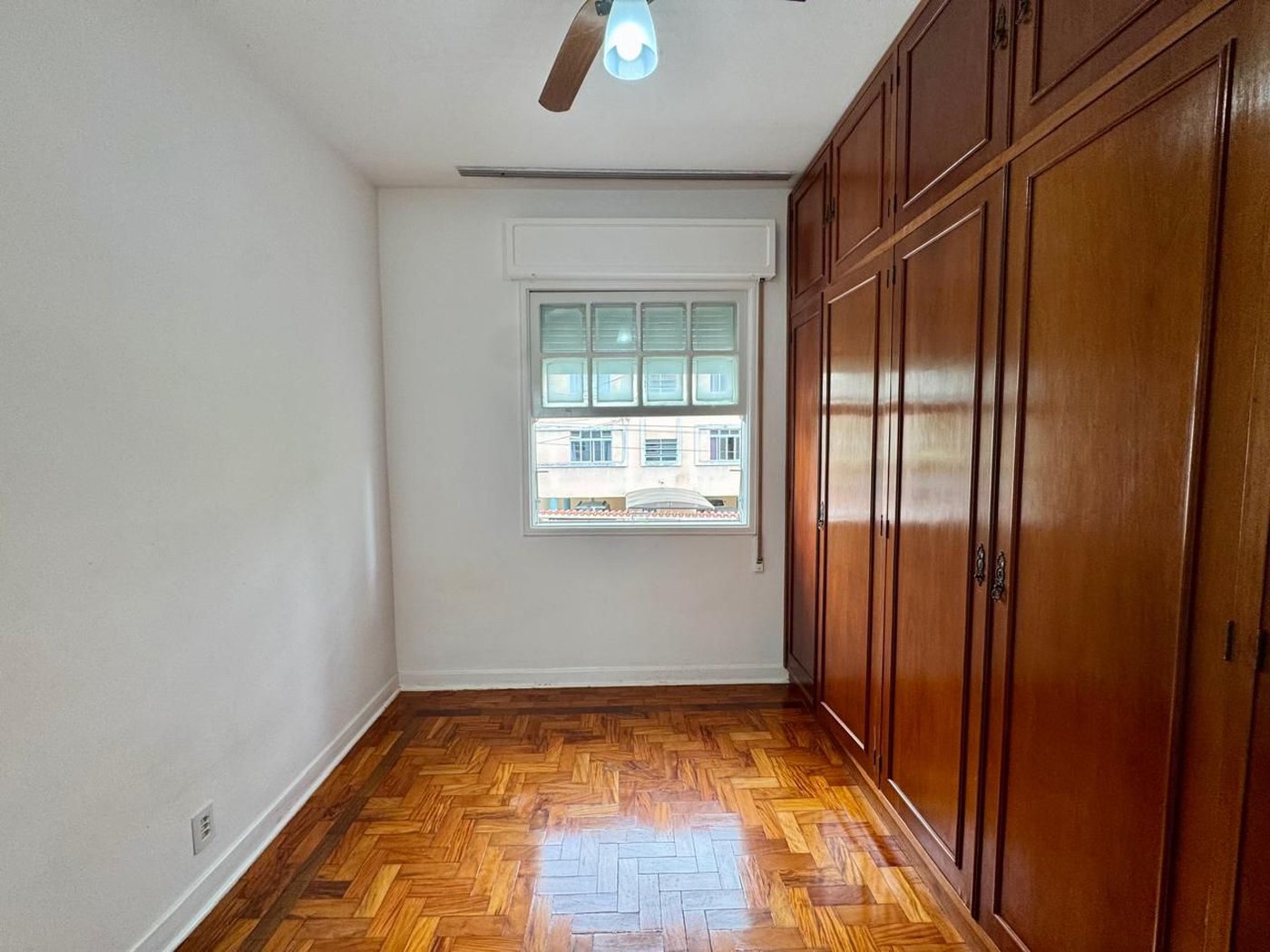 CASA AMPLA COM QUINTAL  150m² - 1.799.000,00 - Aparecida - Santos/SP