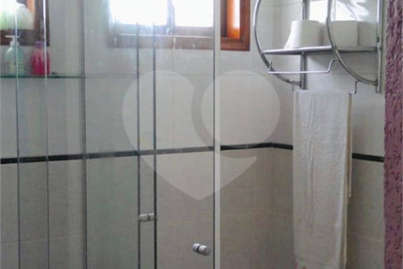 Sobrado à venda com 4 quartos, sendo 3 suítes, em Interlagos, São Paulo, SP