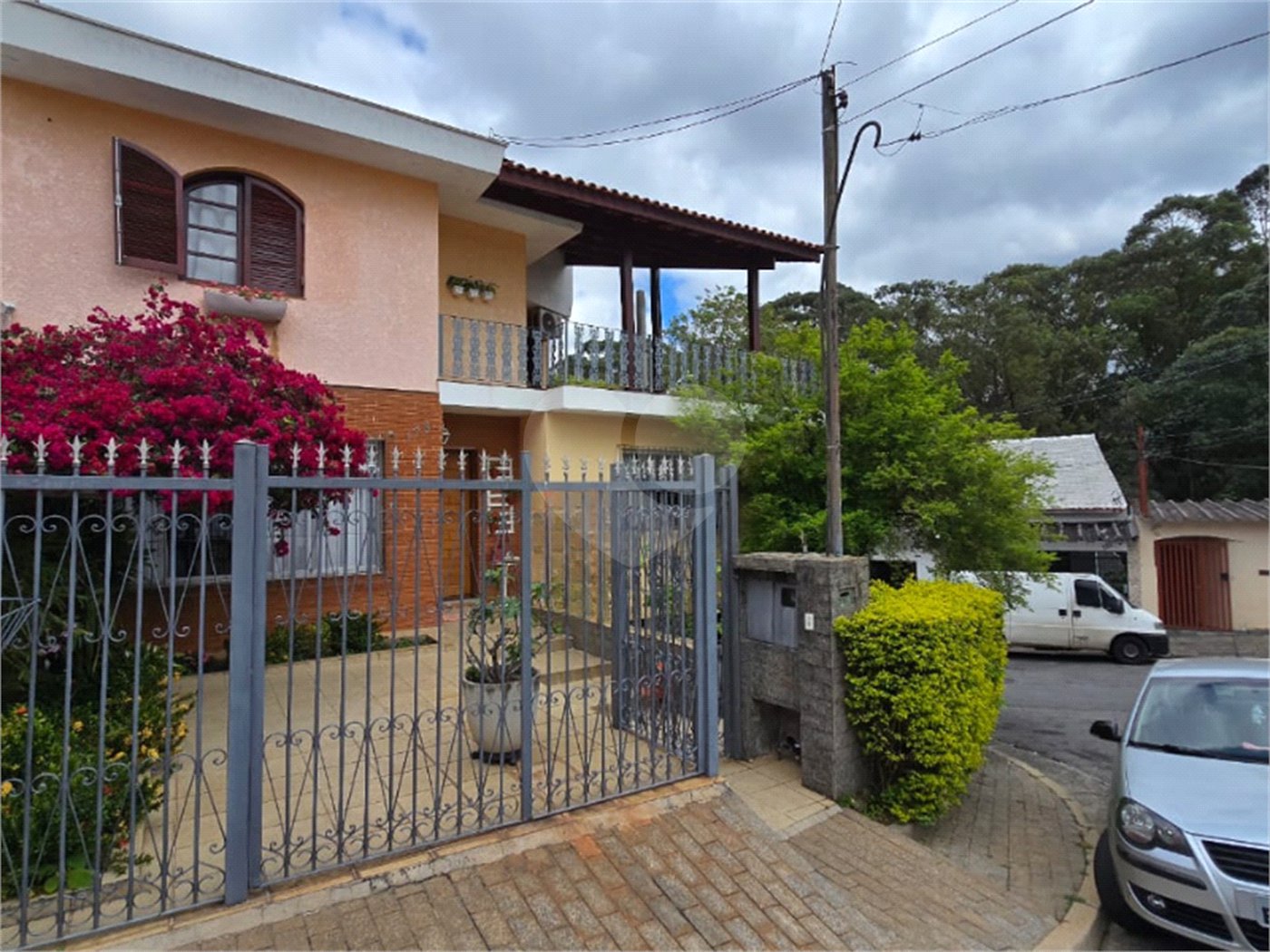 Sobrado à venda com 4 quartos, sendo 1 suíte, em Jardim Regina, São Paulo, SP