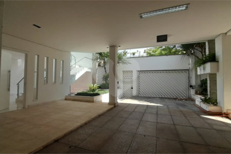 Sobrado à venda com 6 quartos, sendo 5 suítes, no Centro, São Bernardo do Campo, SP