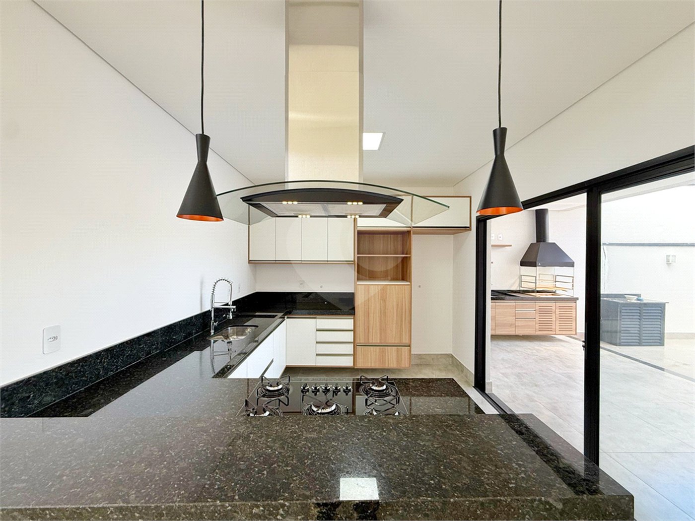 Casa à venda com 3 quartos, sendo 1 suíte,  no condomínio Jardim Piemonte, Indaiatuba - SP