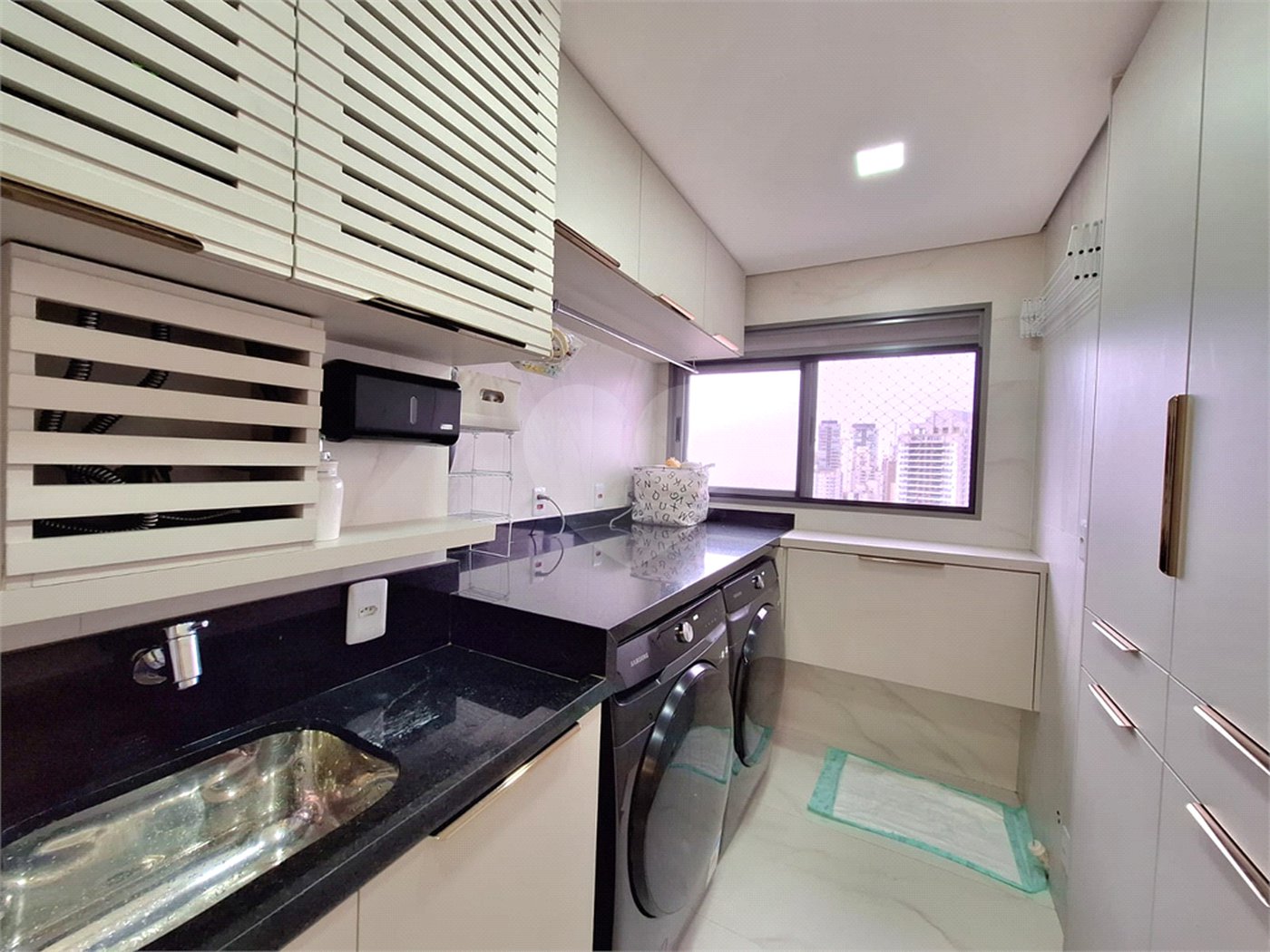 Apartamento à venda com 4 quartos, sendo 2 suítes,  em Chácara Flora, São Paulo, SP