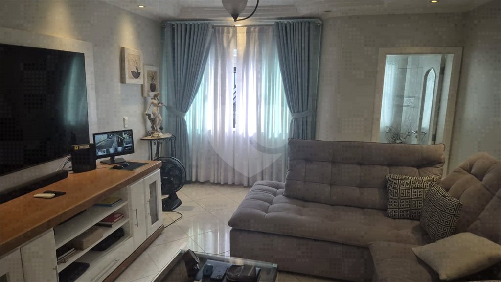 Sobrado à venda com 3 quartos, sendo 1 suíte, em Tremembé, São Paulo, SP
