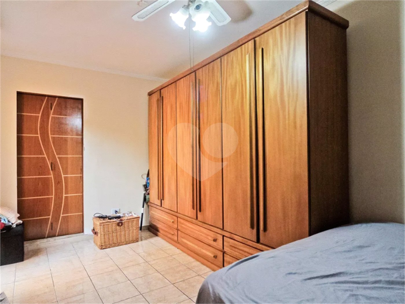 Salão à venda ou para alugar com 3 quartos, sendo 1 suíte, em Jardim Monjolo, São Paulo, SP