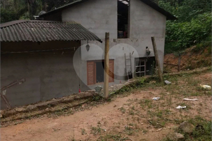 Casa à venda com 3 quartos, sendo 1 suíte, em Serra da Cantareira, Mairiporã, SP