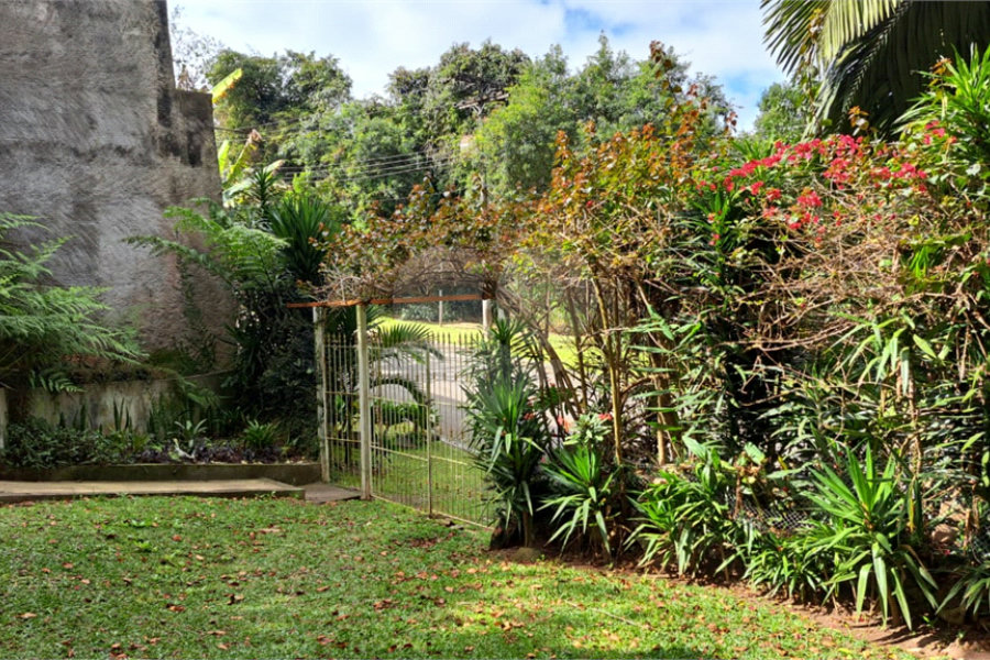 Casa à venda com 3 quartos, sendo 1 suíte, no condomínio Alpes da Cantareira, Mairiporã - SP