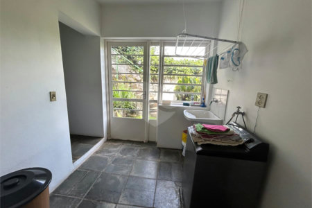 Casa à venda com 5 quartos, sendo 3 suítes, no condomínio Estância Marambaia, Vinhedo - SP