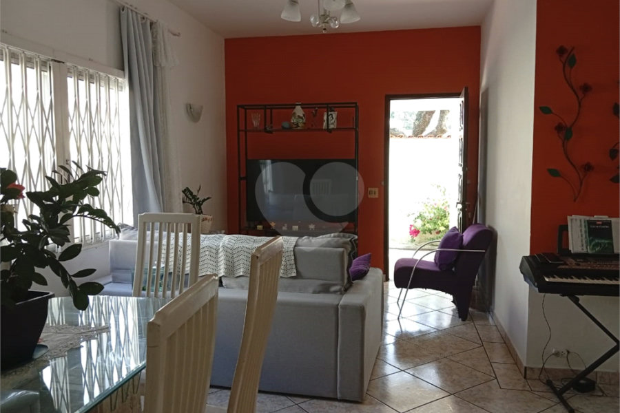 Casa Térrea à venda com 4 quartos, sendo 1 suíte, em Jardim Regina, São Paulo, SP