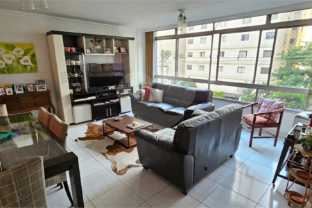 Apartamento à venda com 3 quartos, sendo 1 suíte,  em Vila Mariana, São Paulo, SP
