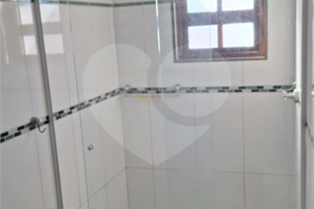 Sobrado para alugar com 4 quartos, sendo 3 suítes, em Vila Nivi, São Paulo, SP