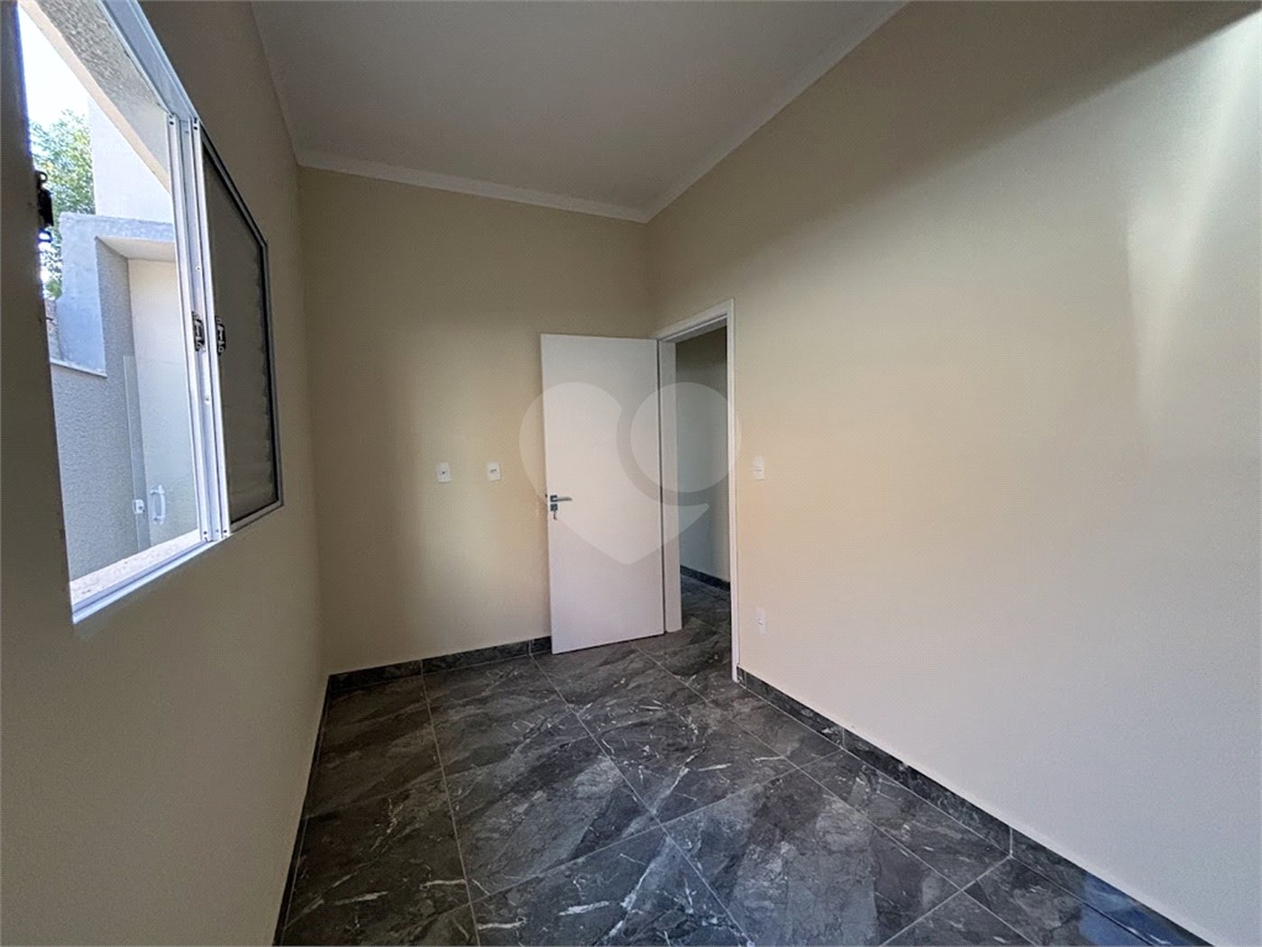 Casa de Vila à venda com 2 quartos, sendo 1 suíte, em Parque São Bento, Sorocaba, SP