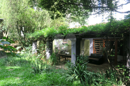 Casa Térrea à venda com 2 suítes em Real Parque, São Paulo, SP