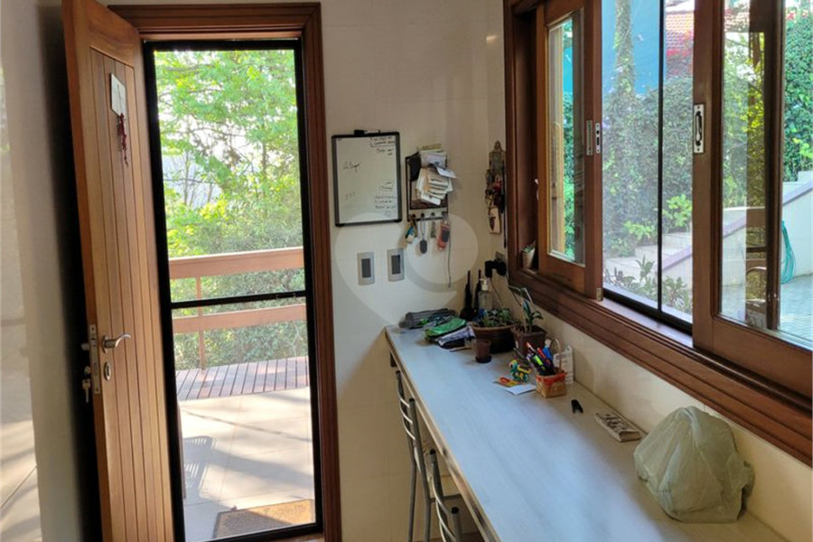 Casa à venda com 4 quartos, sendo 2 suítes, no condomínio Alpes da Cantareira, Mairiporã - SP