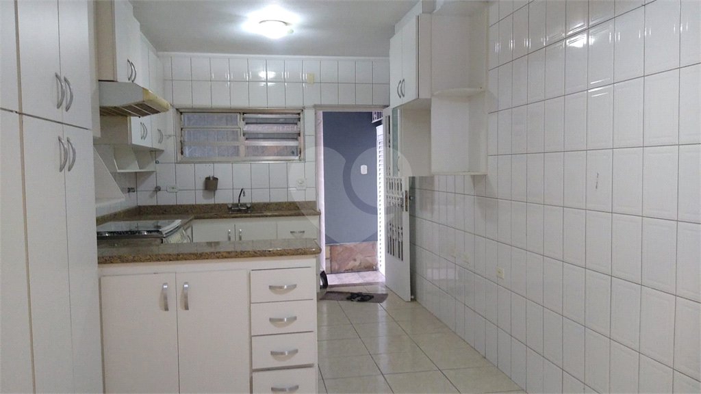 Sobrado à venda com 4 quartos, sendo 3 suítes, em Cidade Mãe do Céu, São Paulo, SP