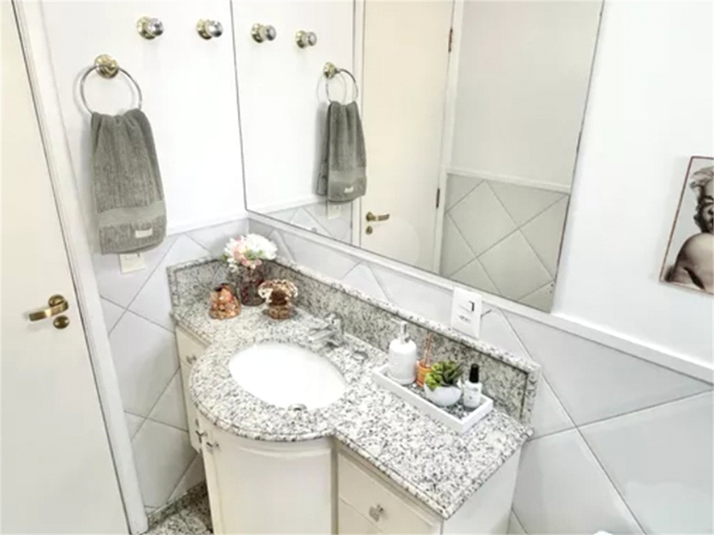 Apartamento à venda com 3 quartos, sendo 1 suíte, em Santana, São Paulo, SP