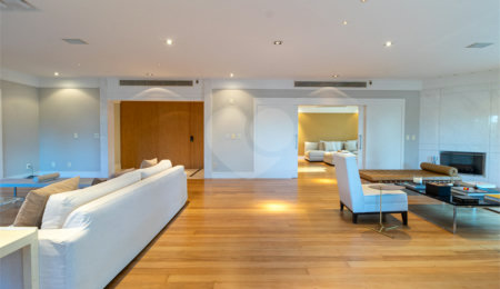 Apartamento à venda com 5 suítes em Moema, São Paulo, SP