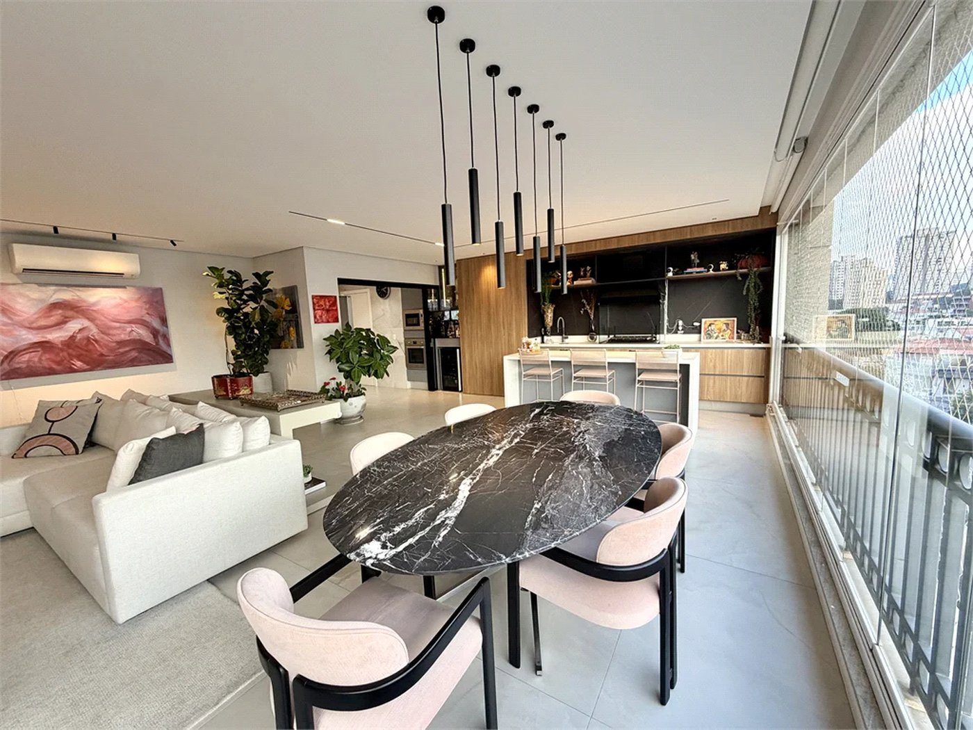 Apartamento à venda com 3 suítes em Vila Romana, São Paulo, SP