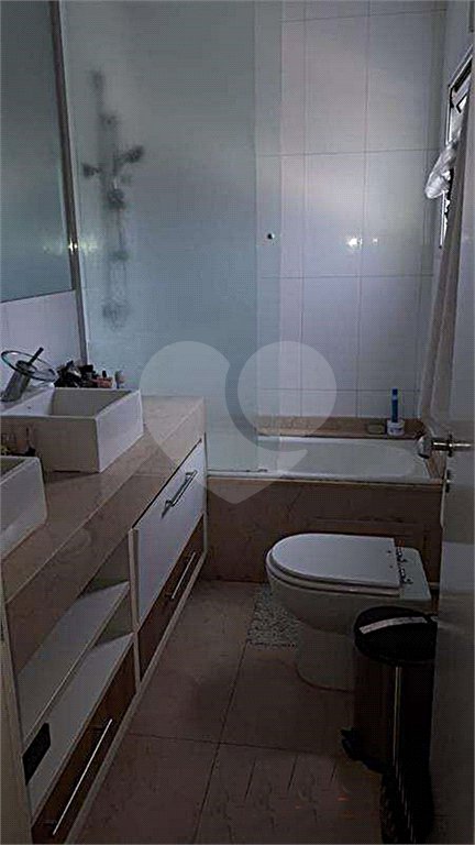Casa à venda com 4 quartos, sendo 2 suítes, no condomínio Cond Residencial Villagio da Serra, São Paulo - SP
