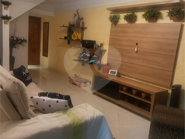 Sobrado à venda com 3 quartos, sendo 1 suíte,  em Parque Edu Chaves, São Paulo, SP