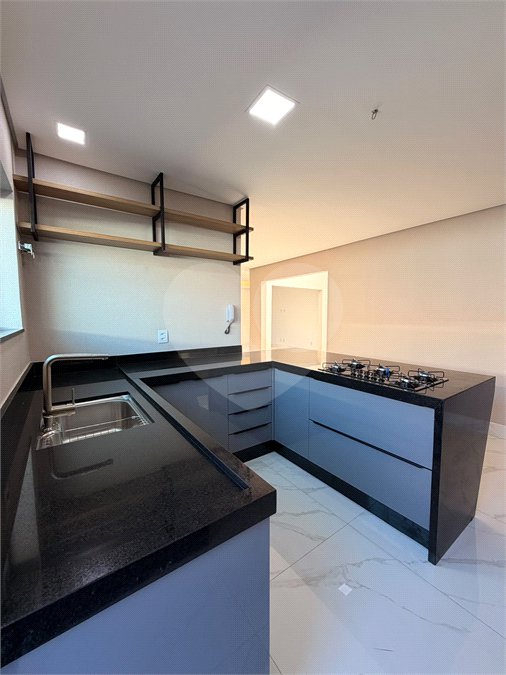 Casa à venda com 5 quartos, sendo 4 suítes, em Vila Rosália, Guarulhos, SP
