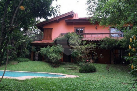 Sobrado à venda com 5 quartos, sendo 3 suítes, em Fazenda Morumbi, São Paulo, SP
