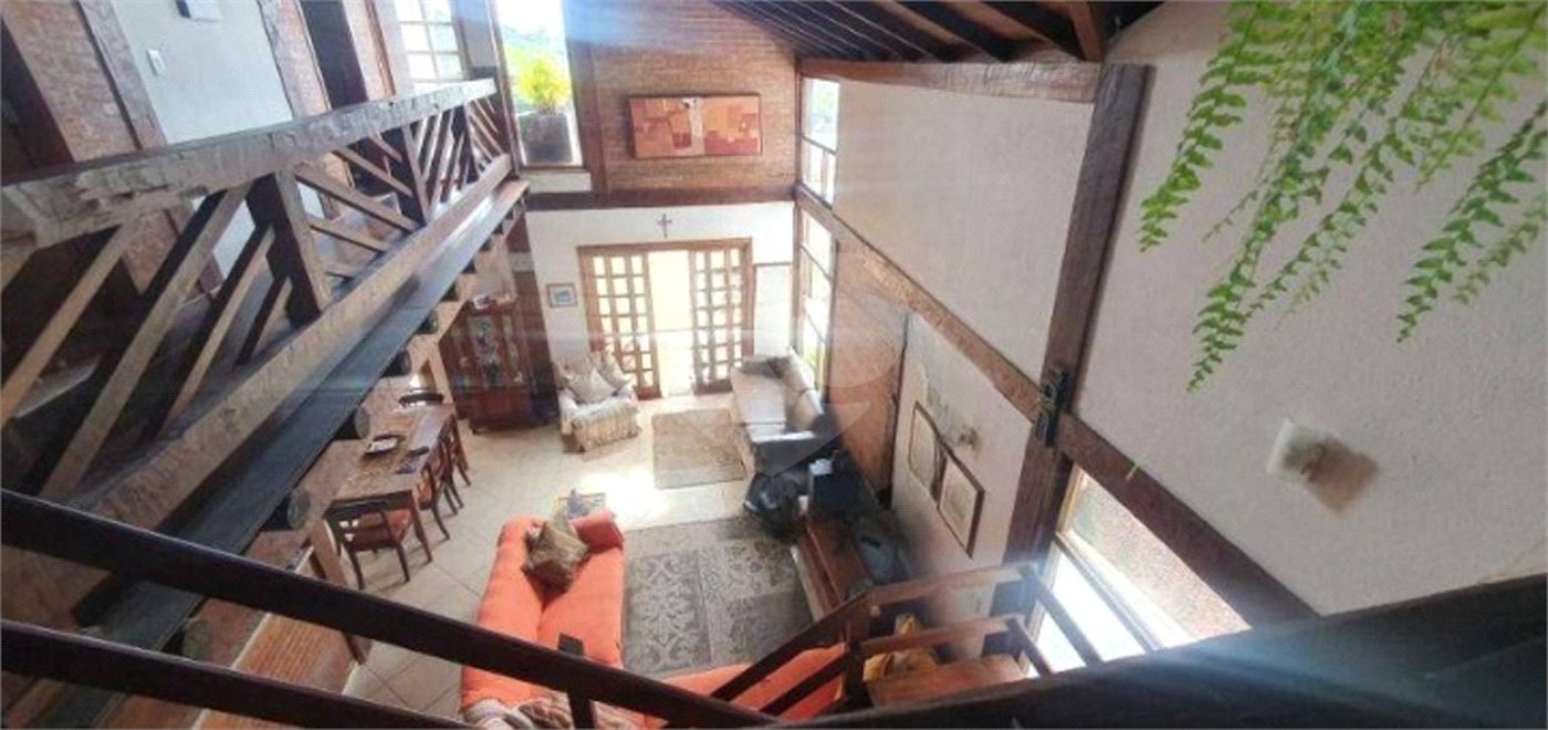 Casa à venda com 3 quartos, sendo 1 suíte, no condomínio Terras de São Francisco, Vinhedo - SP