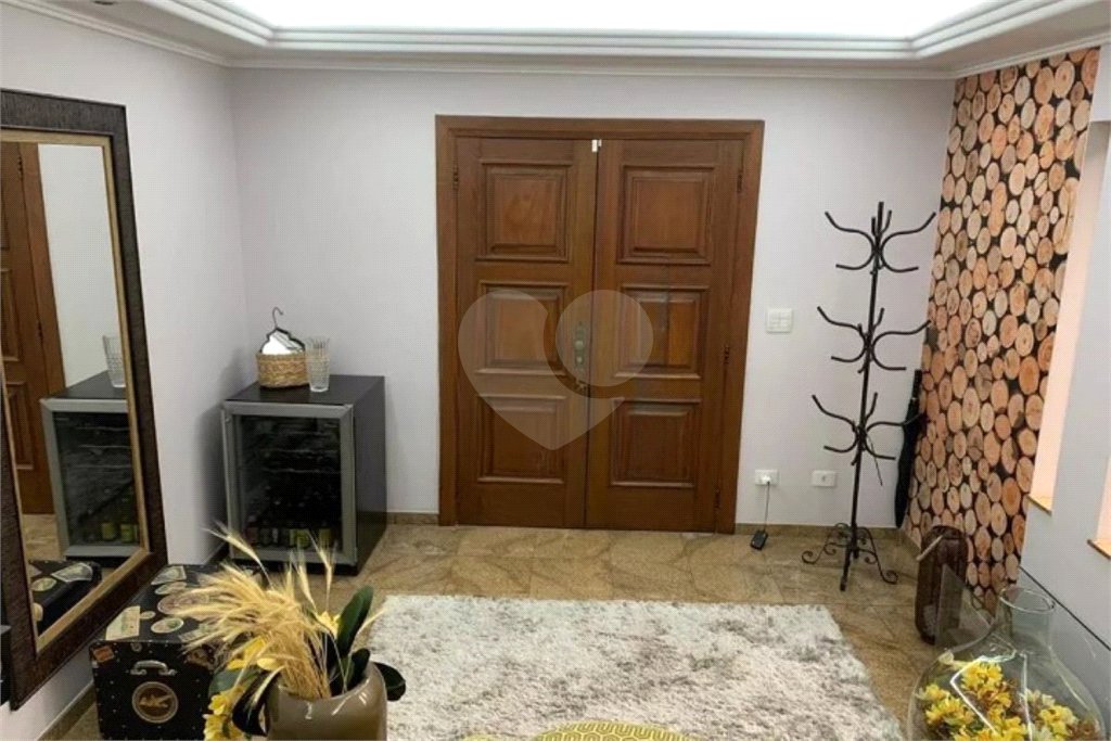 Sobrado à venda ou para alugar com 6 quartos, sendo 2 suítes, em Bosque da Saúde, São Paulo, SP