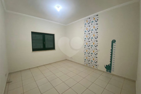 Casa à venda com 3 quartos em Jardim do Carmo, Araraquara, SP