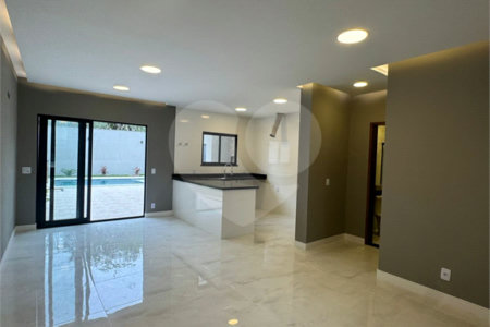 Casa à venda com 5 quartos, sendo 4 suítes, no condomínio Grand Park, Rio de Janeiro - RJ