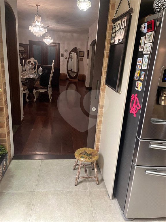Sobrado à venda com 4 quartos, sendo 1 suíte,  em Jardim Leonor Mendes de Barros, São Paulo, SP