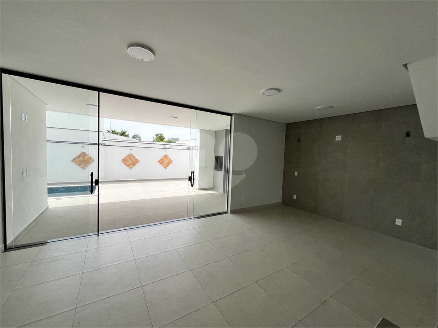 Casa à venda com 3 suítes no condomínio Terras de São Francisco, Sorocaba - SP