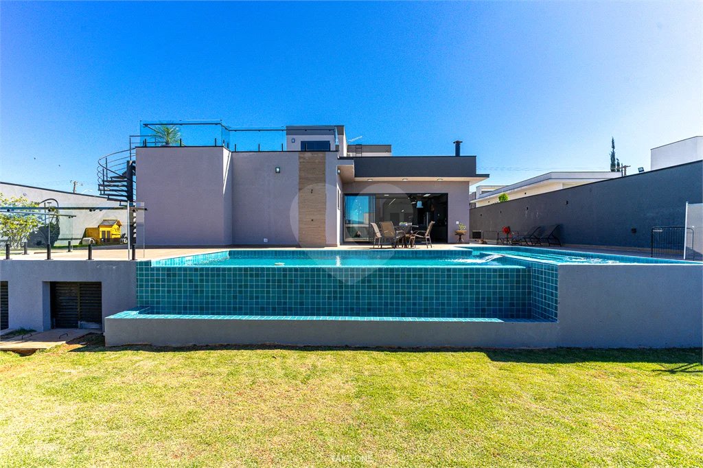 Casa à venda com 4 suítes no condomínio Residencial dos Lagos, Itupeva - SP