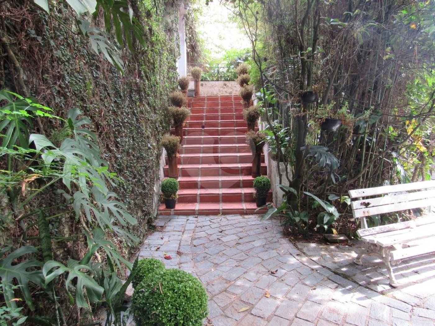 Casa Térrea à venda com 5 quartos, sendo 1 suíte, em Morumbi, São Paulo, SP