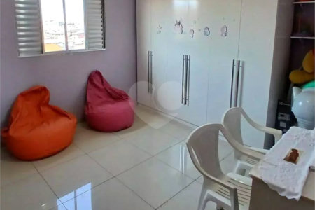 Sobrado à venda com 4 quartos, sendo 2 suítes, em Vila Santa Maria, São Paulo, SP