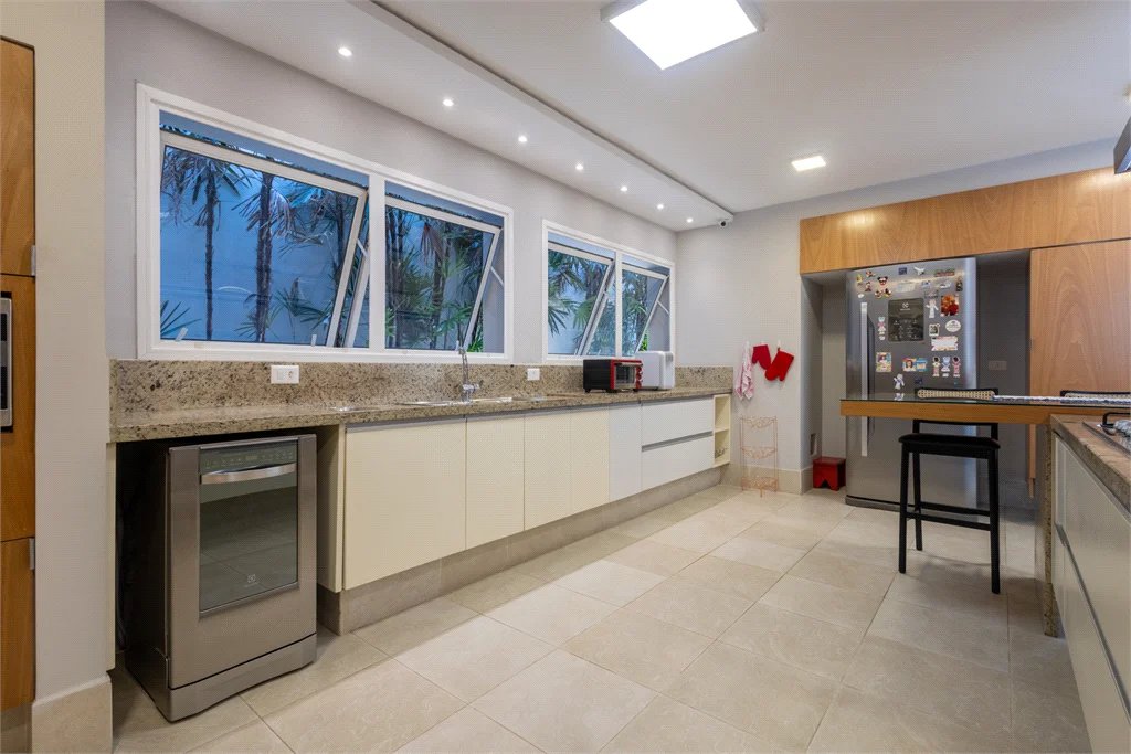 Casa à venda com 4 suítes em Jardim Guedala, São Paulo, SP