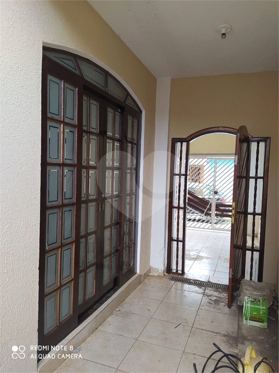 Sobrado à venda com 3 quartos, sendo 1 suíte,  em Vila Urupês, Suzano, SP