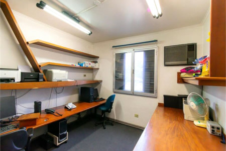 Casa à venda com 8 quartos, sendo 2 suítes, em Indianópolis, São Paulo, SP