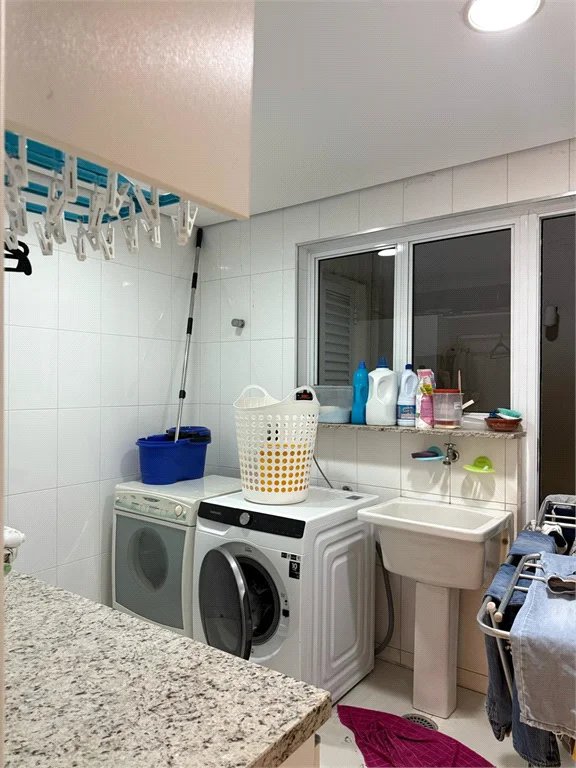 Casa à venda com 4 suítes no condomínio East Village, São Paulo - SP