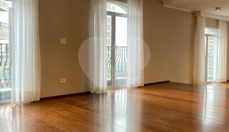 Apartamento à venda com 4 quartos, sendo 2 suítes,  em Vila Andrade, São Paulo, SP