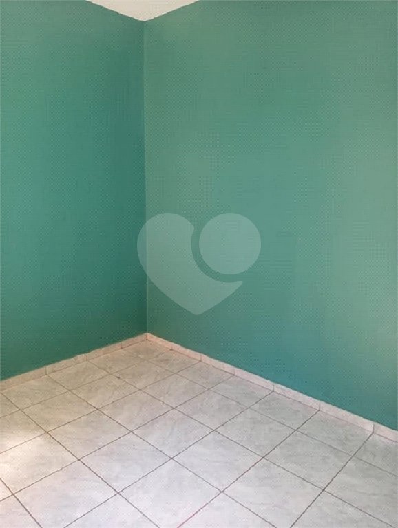 Apartamento no Condomínio Residencial Jardim das Torres.