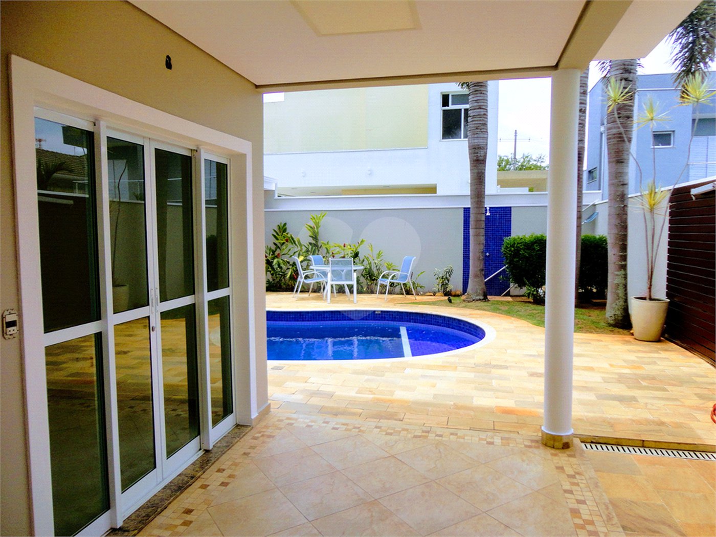 Casa à venda com 3 suítes no condomínio Residencial Jardim América, Vinhedo - SP
