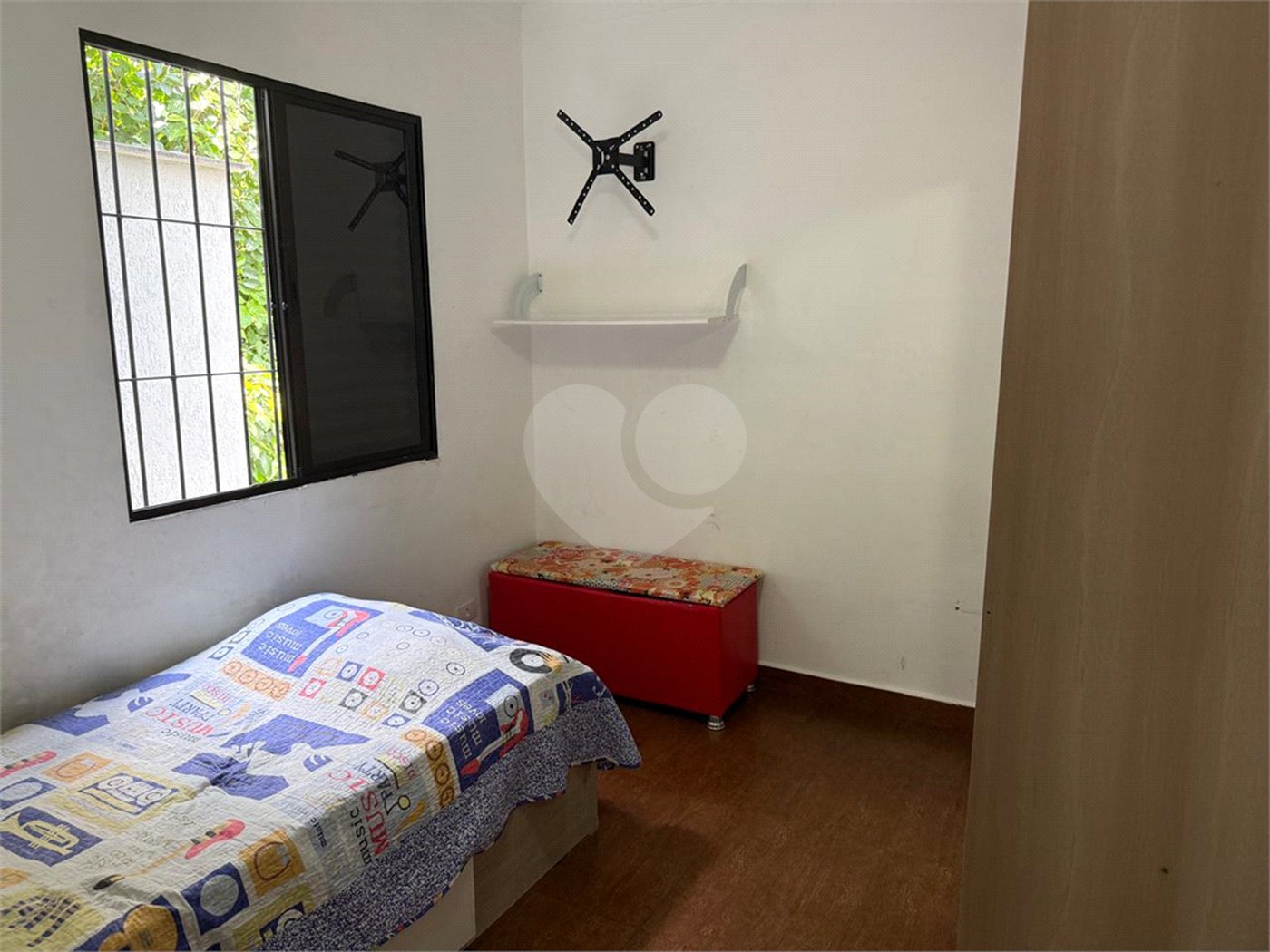 Casa à venda com 3 quartos, sendo 1 suíte, no condomínio Felipe, São Paulo - SP