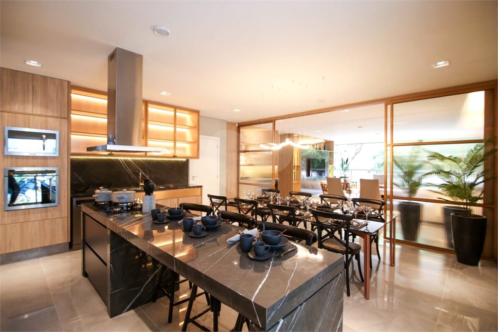 Apartamento à venda com 3 suítes em Vila Mariana, São Paulo, SP
